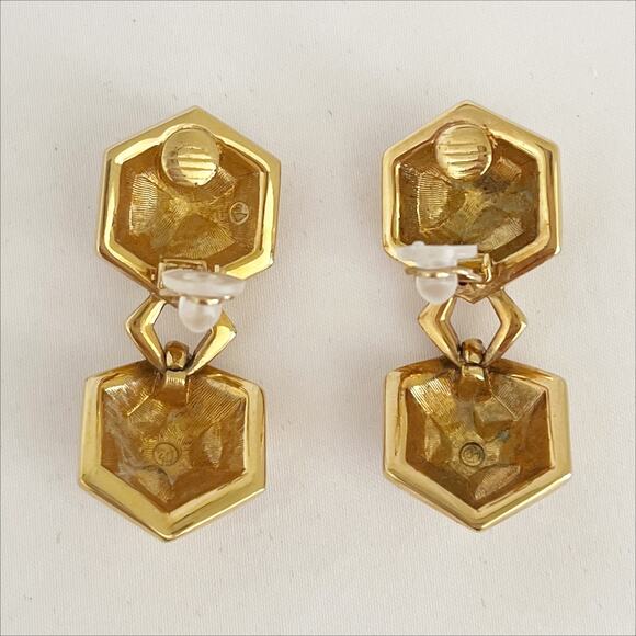 SWAROVSKI Gold and Crystal Octagonal Design Vintage Clip On - Picture 7 of 11